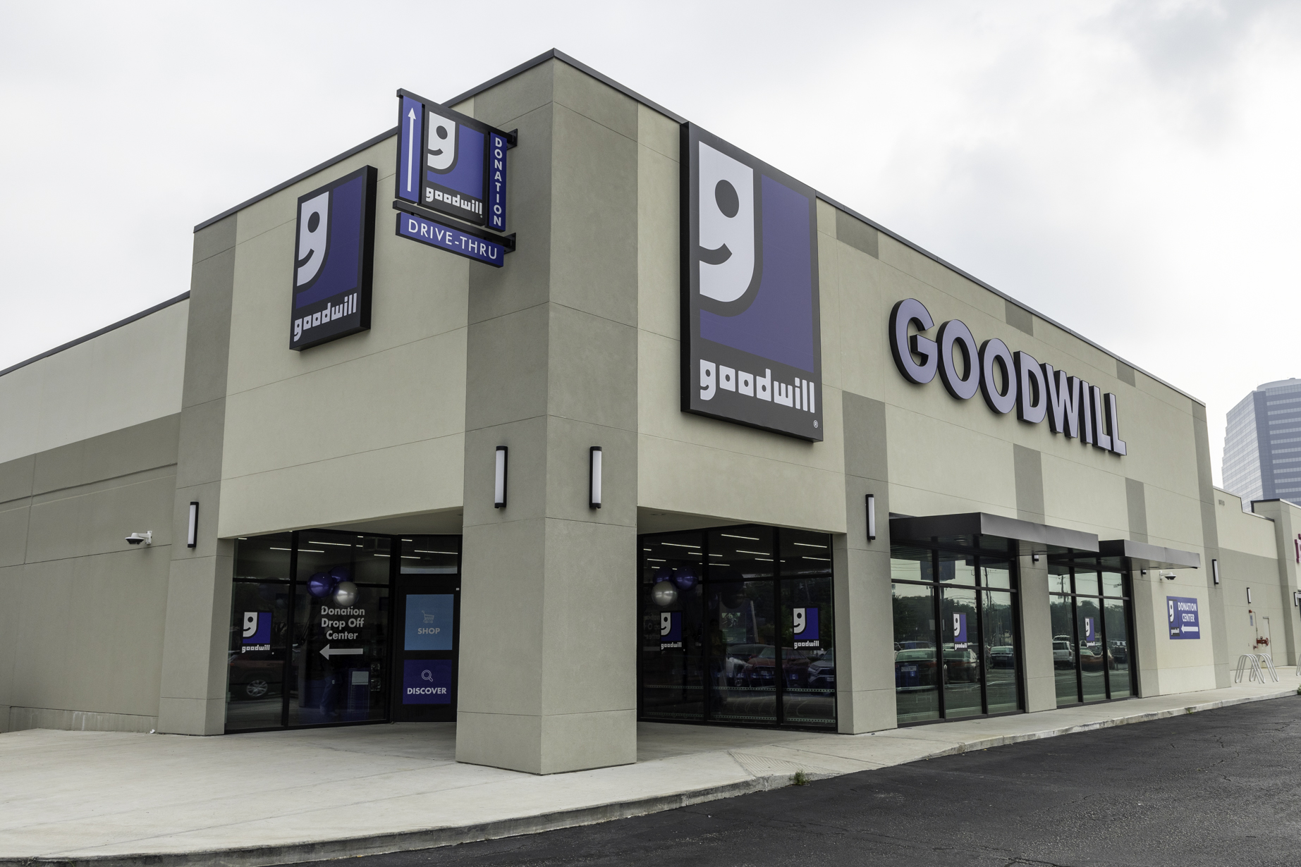 Goodwill Houston Celebrates the Grand Opening of Westchase Store, Bringing Exciting Finds and Community Impact. 1